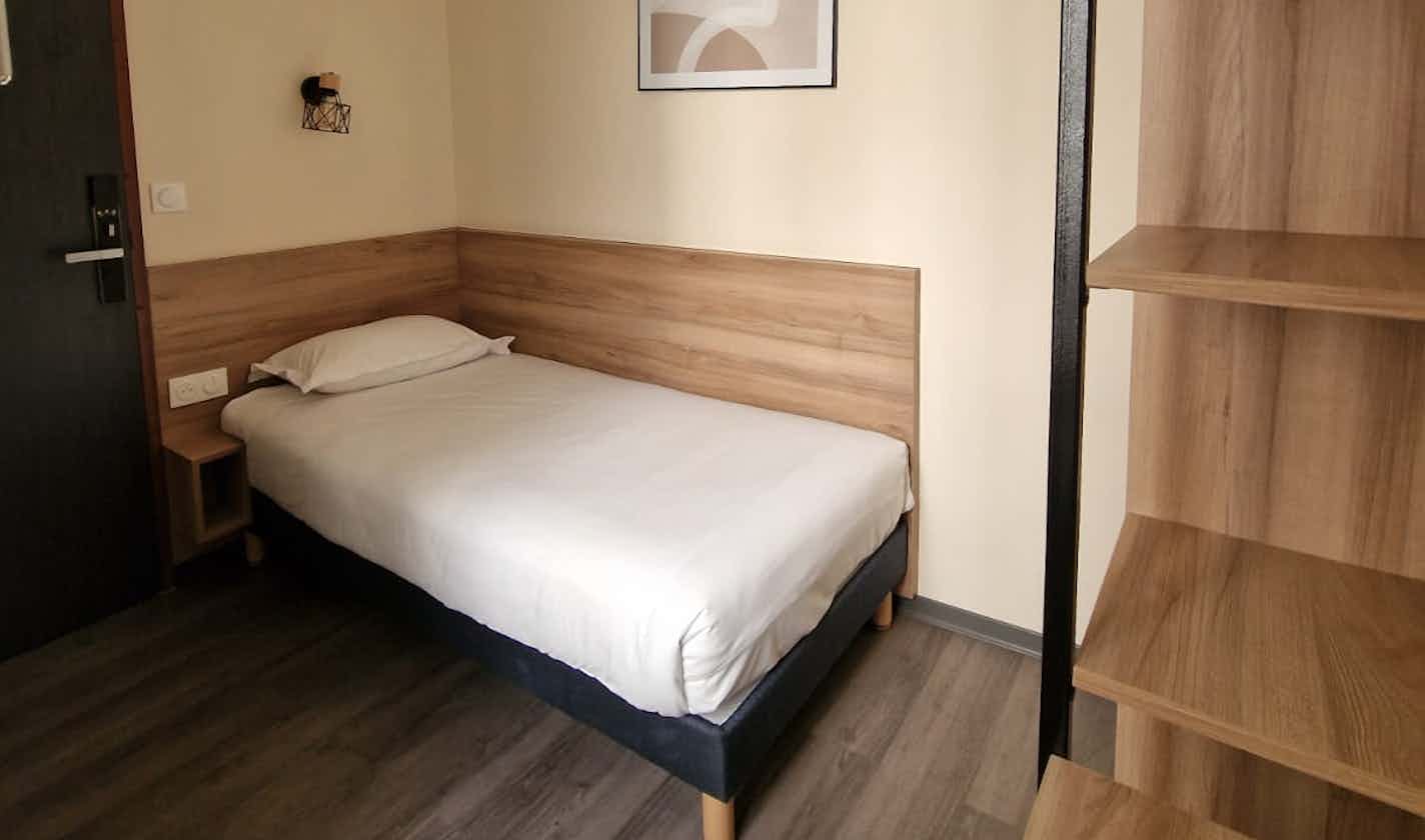 Chambre double ( lit double )